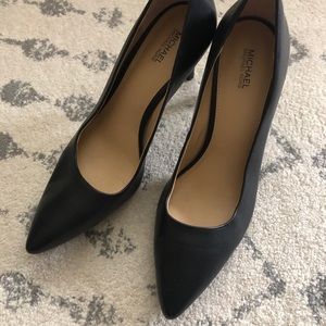 NWOT Michael Kors Black Leather Pumps